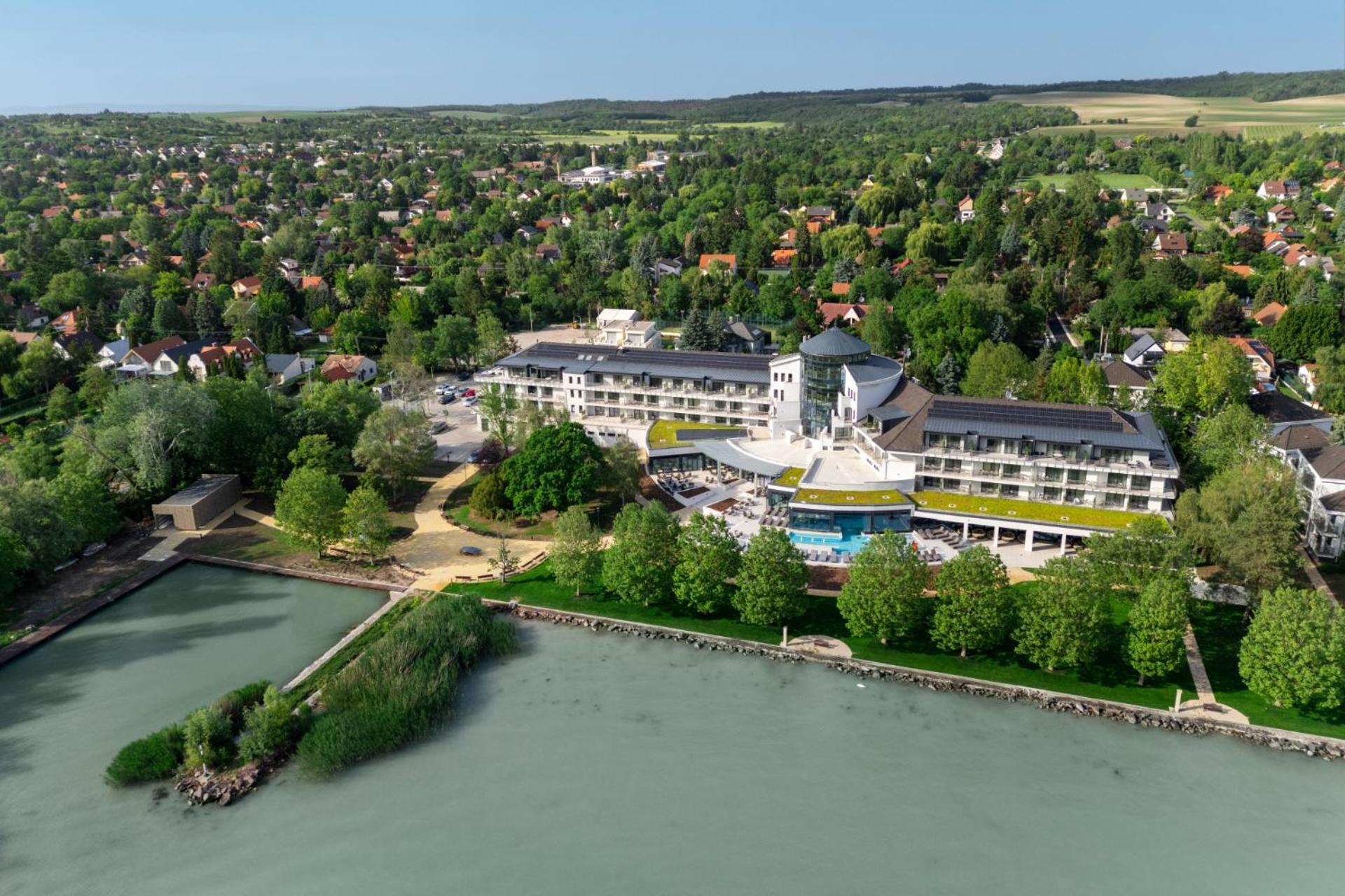 Kenese Bay Garden Resort&Conference Balatonkenese Exterior foto