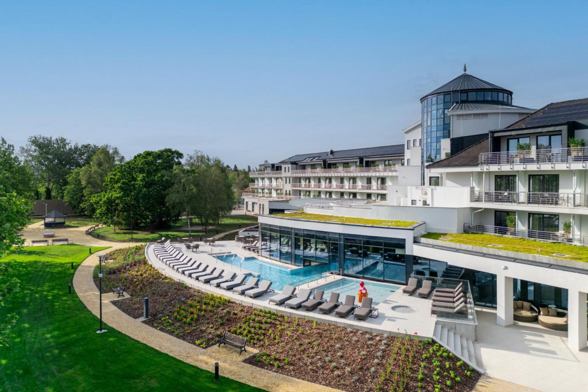 Kenese Bay Garden Resort&Conference Balatonkenese Exterior foto