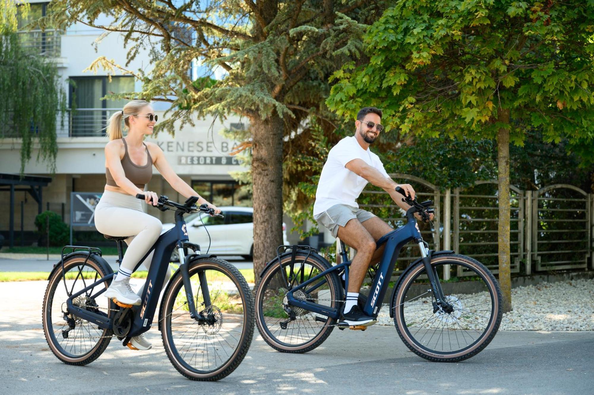 Kenese Bay Garden Resort&Conference Balatonkenese Exterior foto