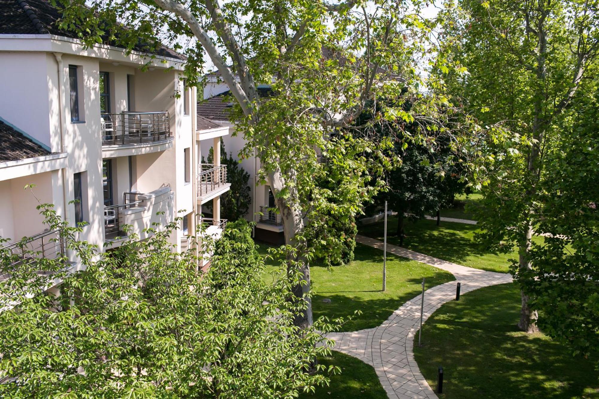 Kenese Bay Garden Resort&Conference Balatonkenese Exterior foto